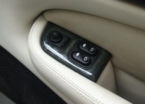 Jaguar XKR 4.2 Convertible 2dr Petrol Automatic (304 g/km, 400 bhp) 35