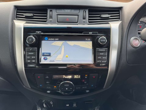 Nissan Navara 2.3 Navara N-Connecta dCi 4WD 5dr 31
