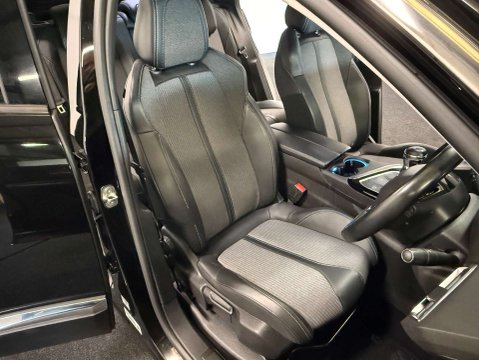 Peugeot 3008 1.2 3008 Allure Premium PureTech S/S 5dr 8