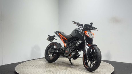 KTM Duke 2017 19K SPARES OR REPAIR PROJECT NAKED SUPERMOTO BIKE 125CC 3