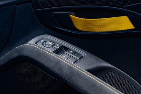 Porsche 718 CAYMAN GT4 PDK 15