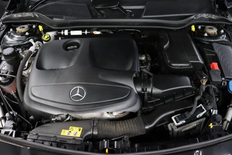 Mercedes-Benz CLA Class CLA 200 AMG LINE NIGHT EDITION 44