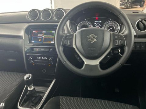 Suzuki Vitara SZ-T BOOSTERJET MHEV 3