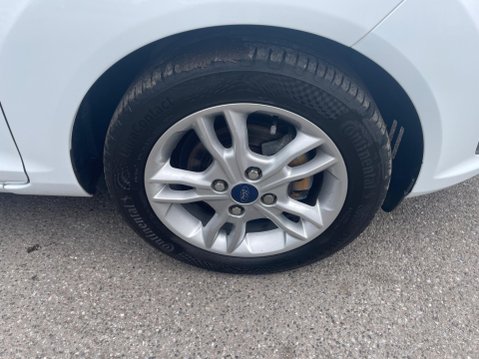 Ford Fiesta 1.0T EcoBoost Zetec Euro 6 (s/s) 5dr 17