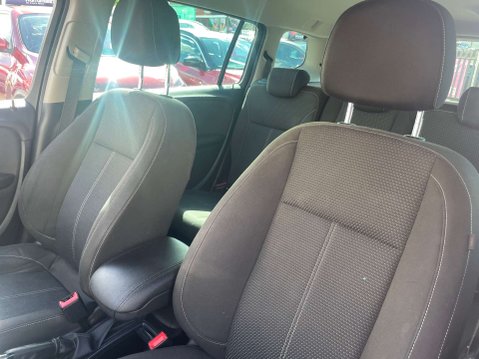 Vauxhall Zafira 1.4 Zafira Tourer SRi T 5dr 28