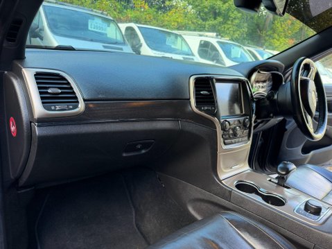 Jeep Grand Cherokee 3.0 V6 CRD Limited SUV 5dr Diesel Auto 4WD Euro 5 (247 bhp) 28