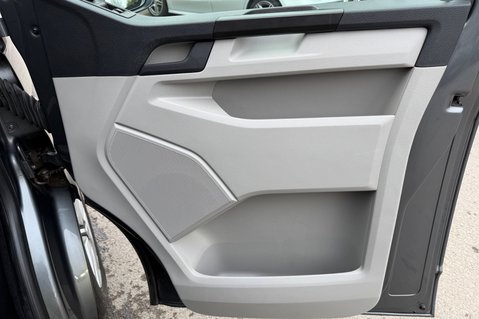 Volkswagen Transporter T32 TDI KOMBI HIGHLINE BMT LWB  -NO VAT -LUXURY CARAVELLE CONVERSION - 33