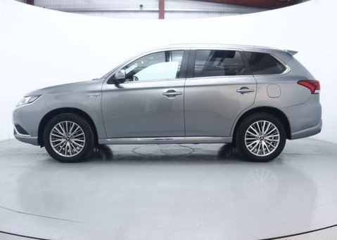 Mitsubishi Outlander 2.4h TwinMotor 13.8kWh Dynamic Safety SUV 5dr Petrol Plug-in Hybrid CVT 4WD 9