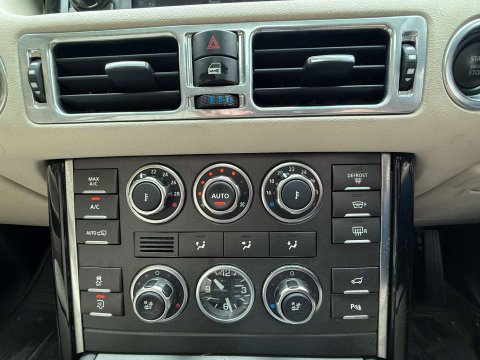 Land Rover Range Rover 4.4 V8 Vogue SE Station Wagon 5dr Petrol Automatic (352 g/km, 295 bhp) 16