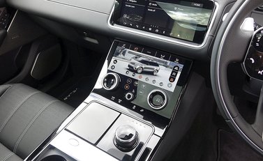 Land Rover Range Rover Velar R-Dynamic D300 HSE 23
