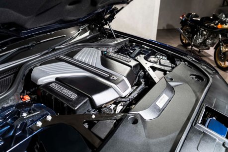 Rolls-Royce Ghost V12. STARLIGHT. H, C & M SEATS. REAR ENTERTAINMENT. HUD. A/CRUISE CONTROL 73