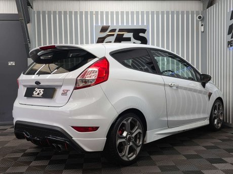 Ford Fiesta 1.6T EcoBoost ST-3 Hatchback 3dr Petrol Manual Euro 6 (182 ps) 6