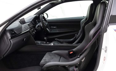 BMW M4 DTM Champion Edition 8