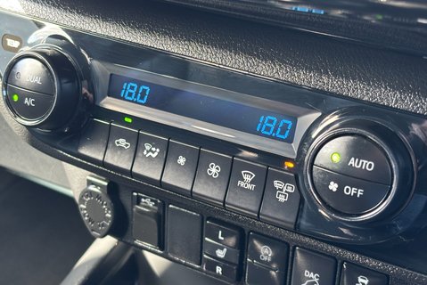 Toyota Hilux Invincible X 4WD 2.8 D-4D Double Cab Pickup - Hardtop Canopy 20