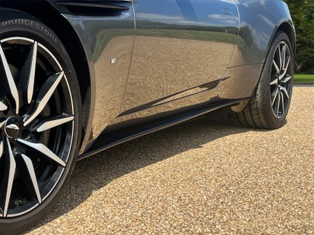 Aston Martin DB11 V12 18