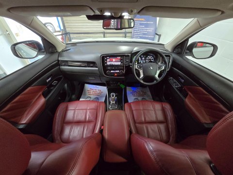 Mitsubishi Outlander 2.0h 12kWh 5hs CVT 4WD Euro 6 (s/s) 5dr 17