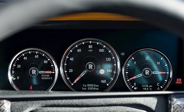 Rolls-Royce Cullinan Black Badge 25