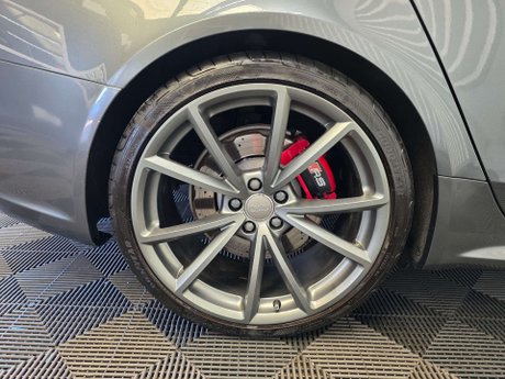 Audi RS4 4.2 FSI V8 Estate 5dr Petrol S Tronic quattro Euro 5 (450 ps) 29
