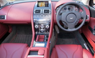 Aston Martin DBS Volante Carbon Edition 11