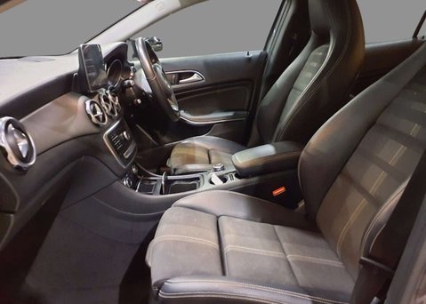 Mercedes-Benz GLA 1.6 GLA180 Urban Edition SUV 5dr Petrol 7G-DCT Euro 6 (s/s) (122 ps) 10