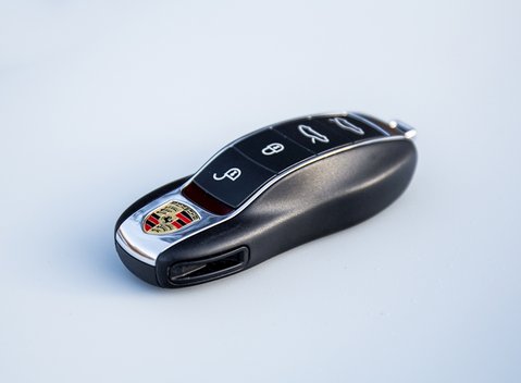 Porsche Cayman GT4 25