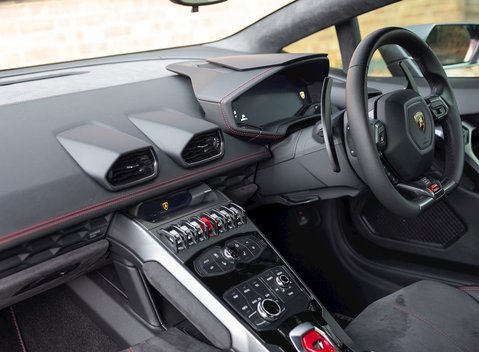 Lamborghini Huracan LP 580-2 14
