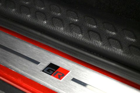 Toyota C-HR 2.0 C-HR GR Sport HEV CVT 5dr 18