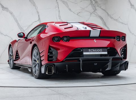 Ferrari 812 Competizione 7
