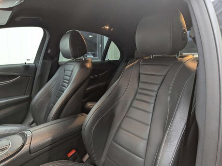 Mercedes-Benz E Class 2.0 E 300 AMG Line de Auto 4dr 52