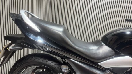 Suzuki Inazuma GW 2013 ONLY 12K NEW MOT WARRANTY 250CC COMMUTER BIKE 14