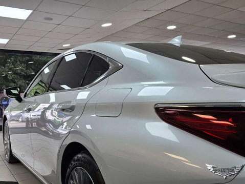 Lexus Es 2.5 300h Takumi E-CVT Euro 6 (s/s) 4dr 72