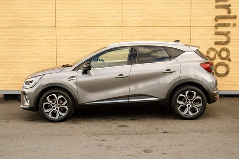 Renault Captur TECHNO E-TECH 13