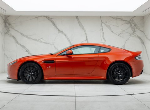 Aston Martin V12 Vantage S 5