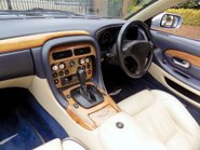 Aston Martin DB7 VANTAGE VOLANTE V12 AUTOMATIC 33