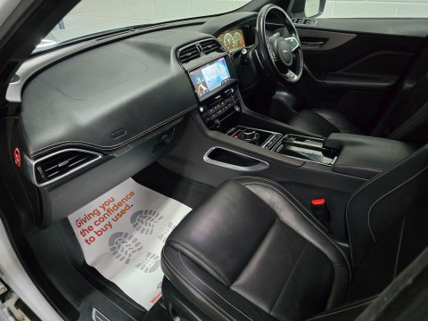 Jaguar F-Pace 3.0 D300 V6 S Auto AWD Euro 6 (s/s) 5dr 42