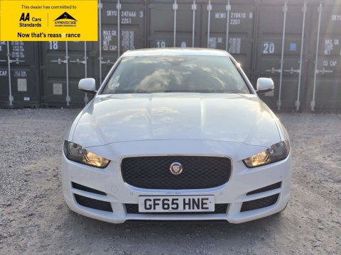 2015 Jaguar XE thumbnail 3