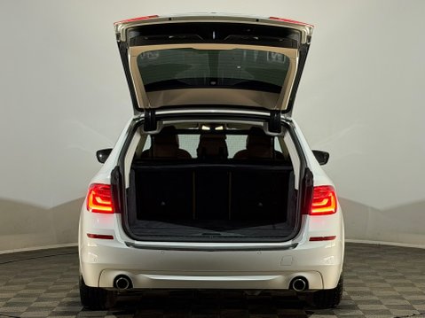 BMW 5 Series 520D SE TOURING 8