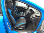 Ford Focus 2.3T EcoBoost RS Hatchback 5dr Petrol Manual AWD Euro 6 (s/s) (350 ps) 19