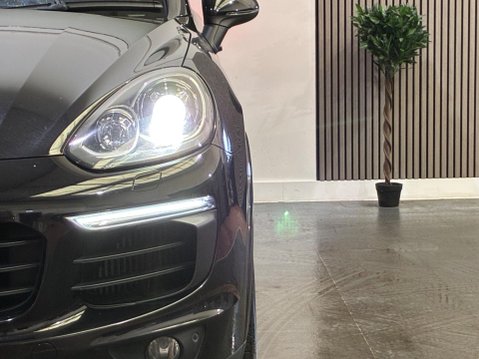 Porsche Cayenne 3.0 TD V6 Platinum Edition TiptronicS 4WD Euro 6 (s/s) 5dr 56