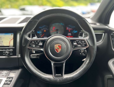 Porsche Macan 3.0 Macan S Semi-Auto 4WD 5dr 23