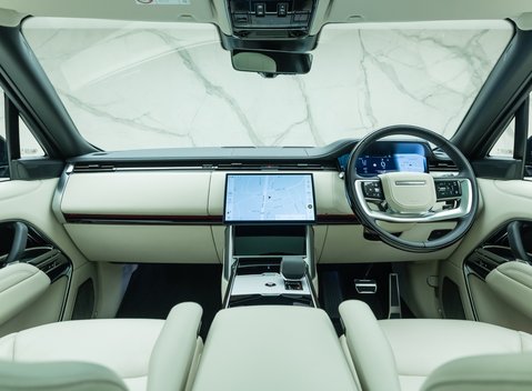 Land Rover Range Rover D350 AUTOBIOGRAPHY LWB 23