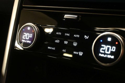 Land Rover Discovery 3.0 Discovery R-Dynamic HSE D MHEV Auto 4WD 5dr 47