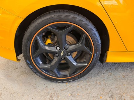 Ford Focus 2.0T EcoBoost ST-3 Euro 5 (s/s) 5dr 27