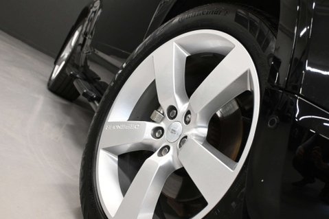 Land Rover Defender 3.0 Defender XS Edition D MHEV A 4WD 5dr 39