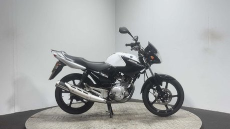 Yamaha YBR 125 2016 ONLY 6K GOOD LOOKING PROJECT BIKE SPARES OR REPAIR 125CC LEARNER 1