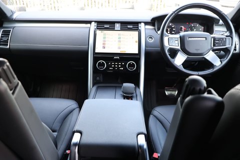 Land Rover Discovery R-DYNAMIC SE MHEV WITH GENUINE REAR SEAT CONVERSION STYLED BY SEEKER  16