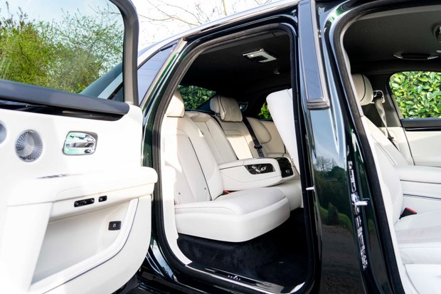 Rolls-Royce Ghost V12. FULL PPF. STARLIGHT. H, C & M SEATS. REAR ENTERTAINMENT. HUD. 5