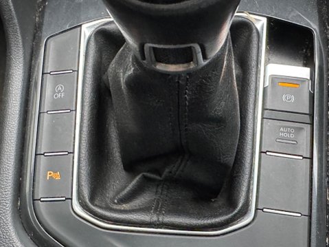 Volkswagen Tiguan 2.0 TDI SE Navigation Euro 6 (s/s) 5dr 27