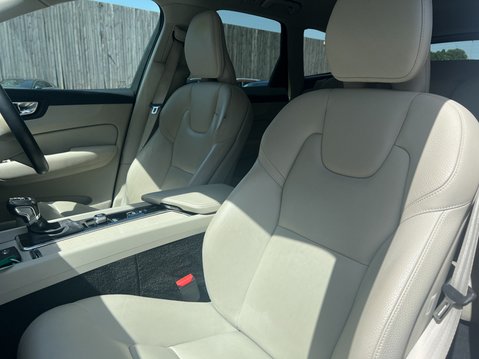 Volvo XC60 2.0 T4 Edition SUV 5dr Petrol Auto Euro 6 (s/s) (190 ps) 19