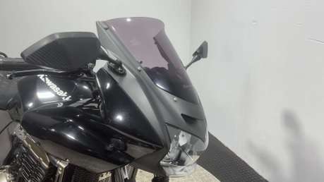 Kawasaki Z ZR750 2005 ONLY 20K NEW MOT SERVICED COMMUTER BIKE 750CC 18